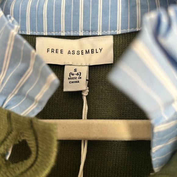 Elegant Olive Cardigan with Gold Buttons - Picture 2 of 3